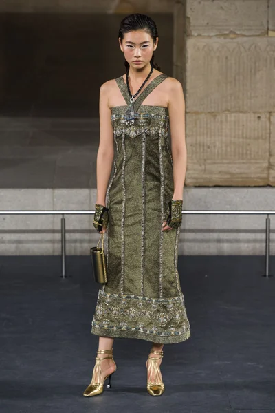 Look 46
